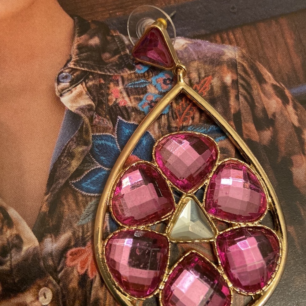 Flirty Pink & Gold Rhinestones Statement Lightweight Drop Earrings. - Picture 2 of 3